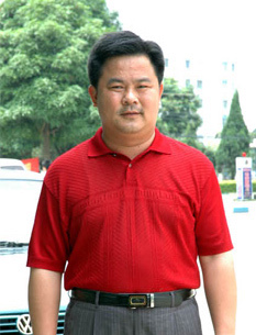 闭辉健  横县人民政府助理调研员